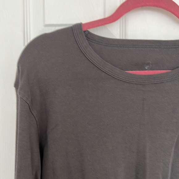 GETTEES Long Sleeve Tee, Size Large - Picture 2 of 4